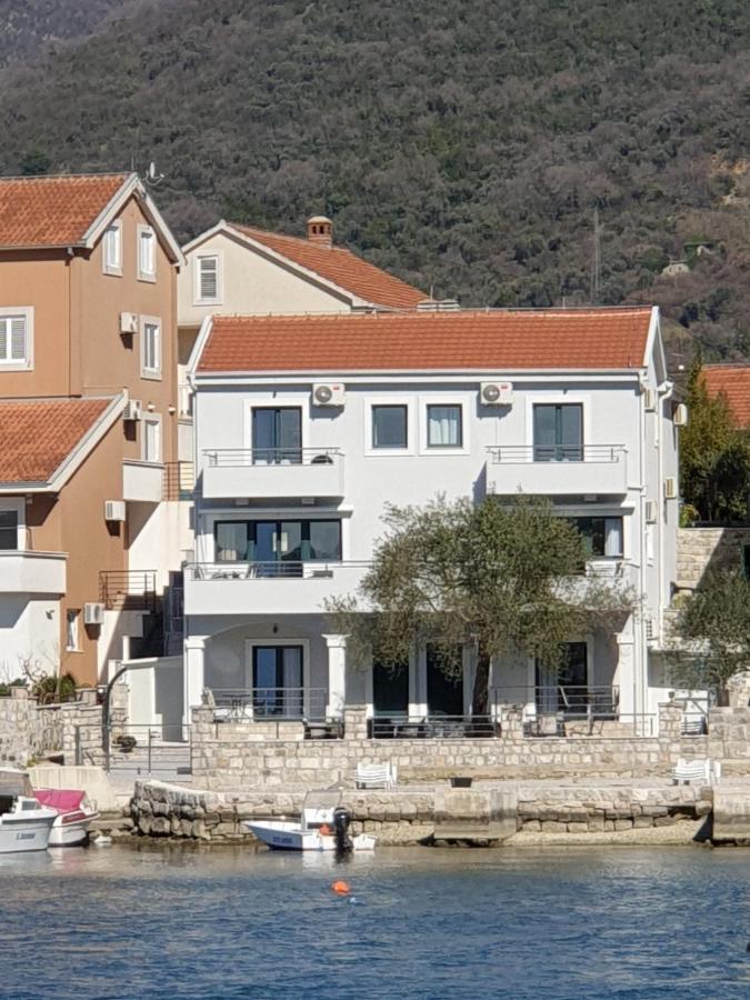 Beach Apartments Тиват Екстериор снимка